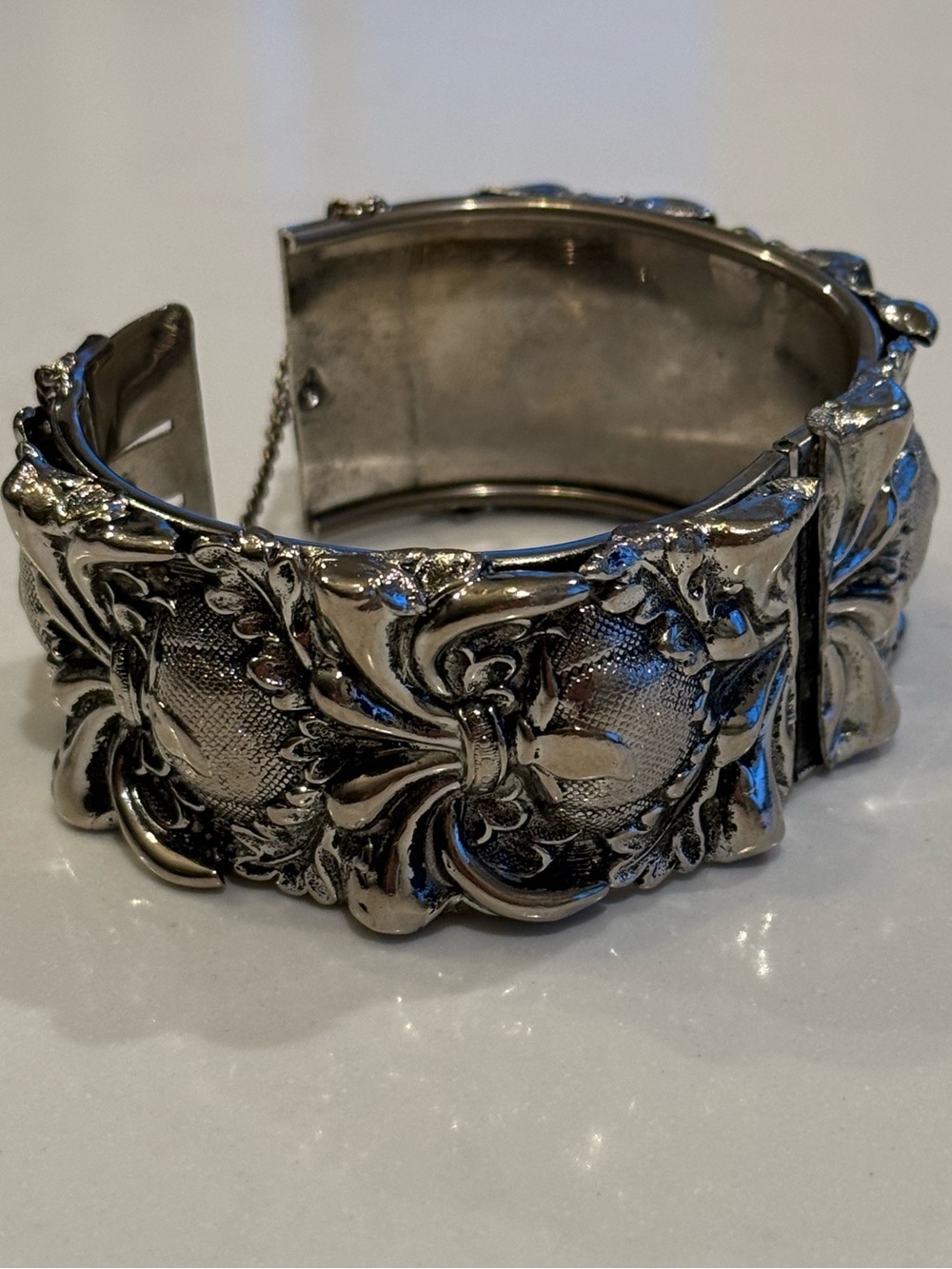 Vintage Whiting & Davis Silver-Tone Repoussé Hinged Clamper Cuff Bracelet